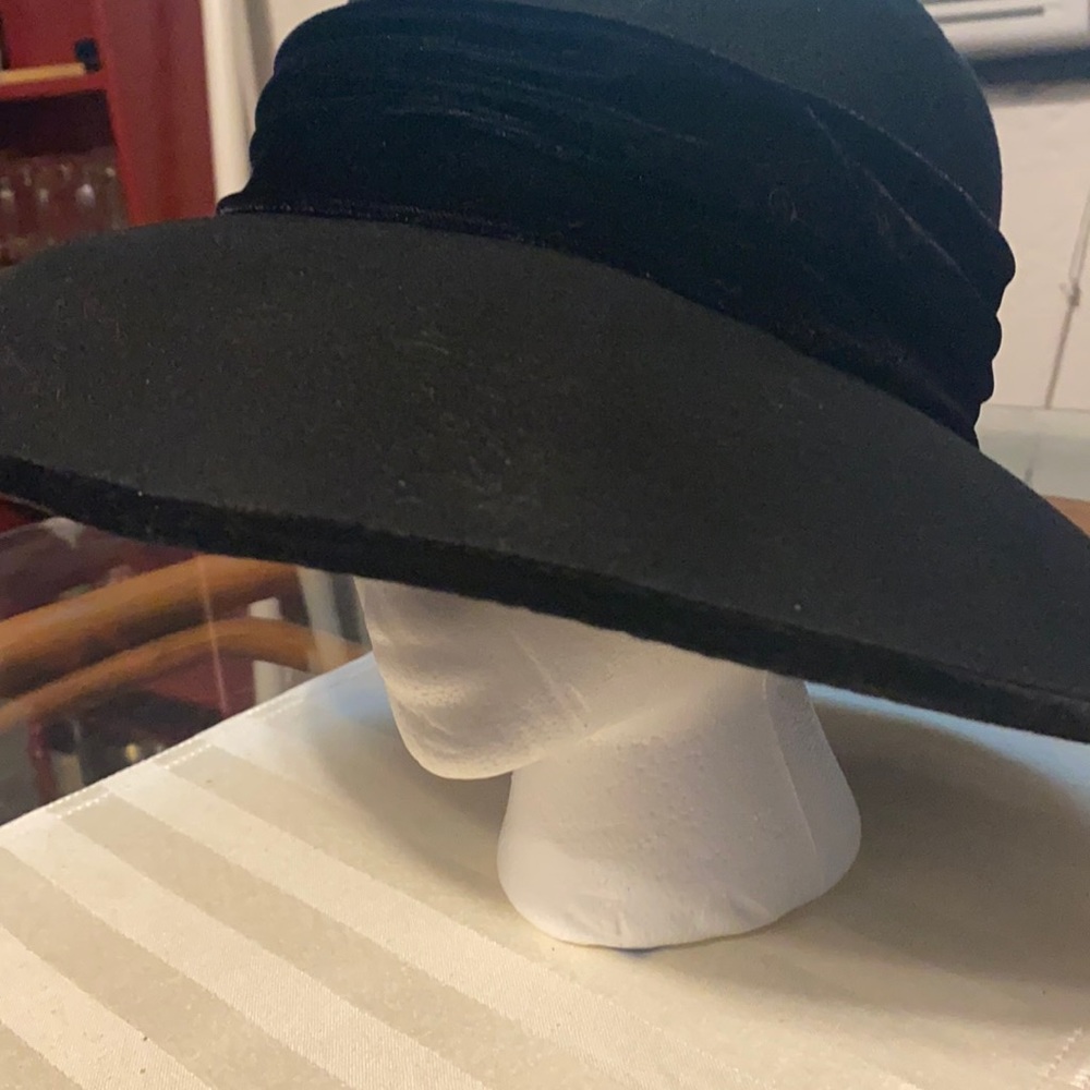 Commodore Importina Ladies Black Felt Hat